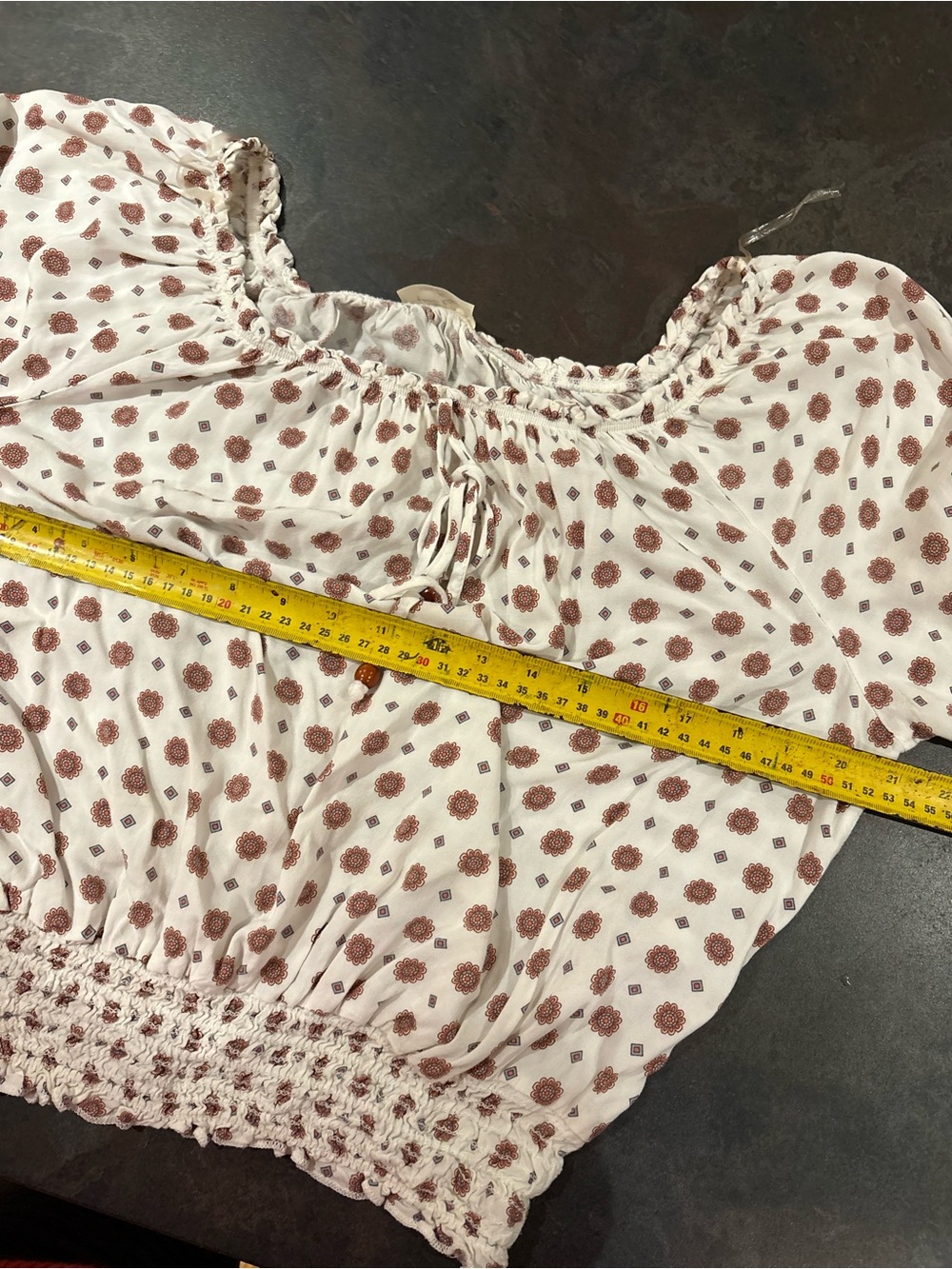 Free Kisses Off-Shoulder Cream Blouse with Red Dot Print XL - Picture 2 of 7